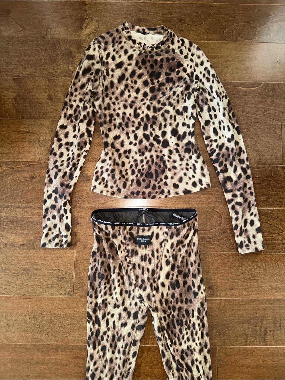 Dolce&Gabbana X SKIMS LONG SLEEVE T-SHIRT + COTTON RIB LEGGING LEOPARD SMALL